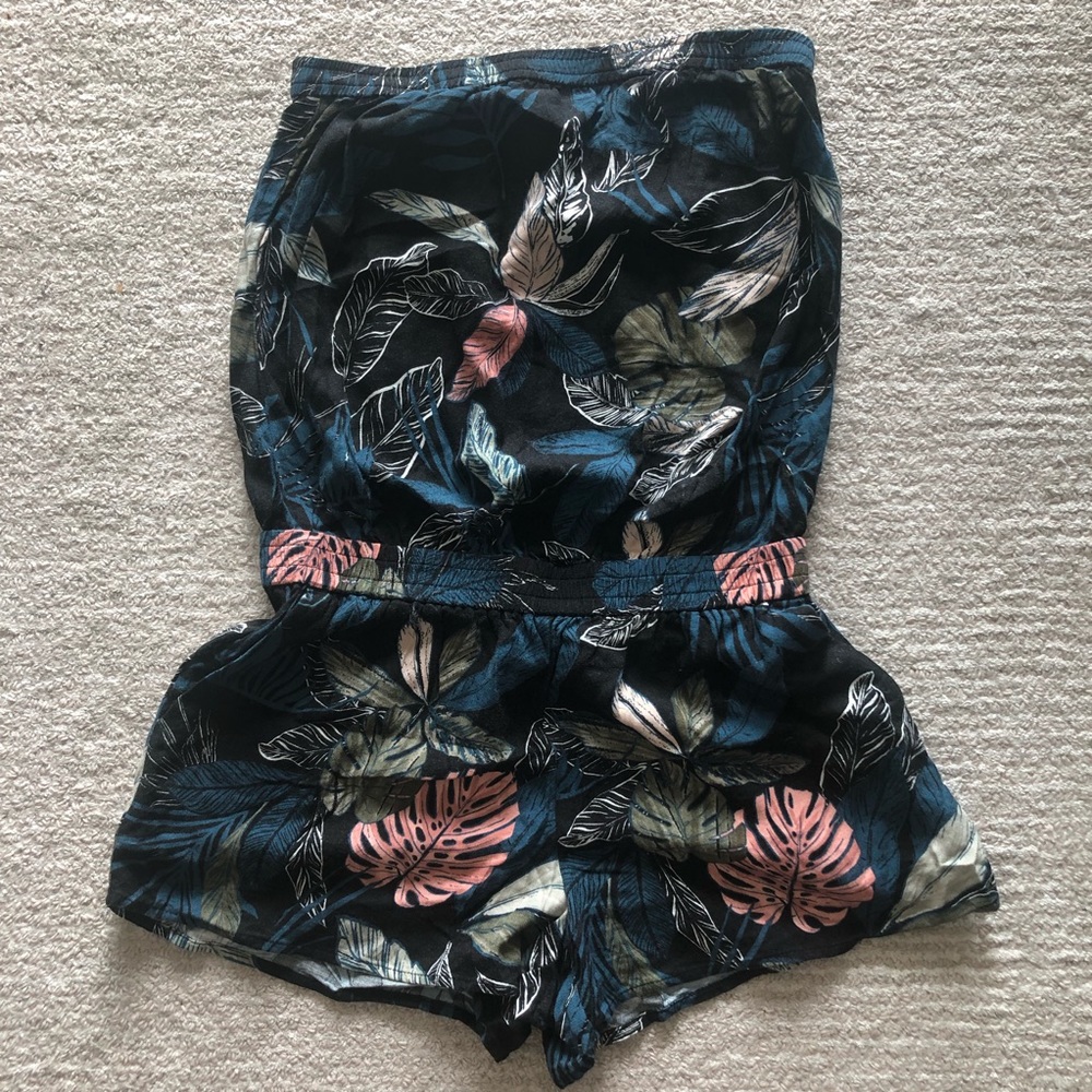 Artizia / Talula Cropsey Romper - size XS